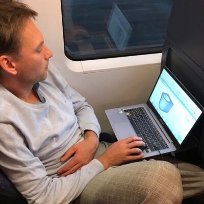 Floop 10 Tom beim Planen der Floop