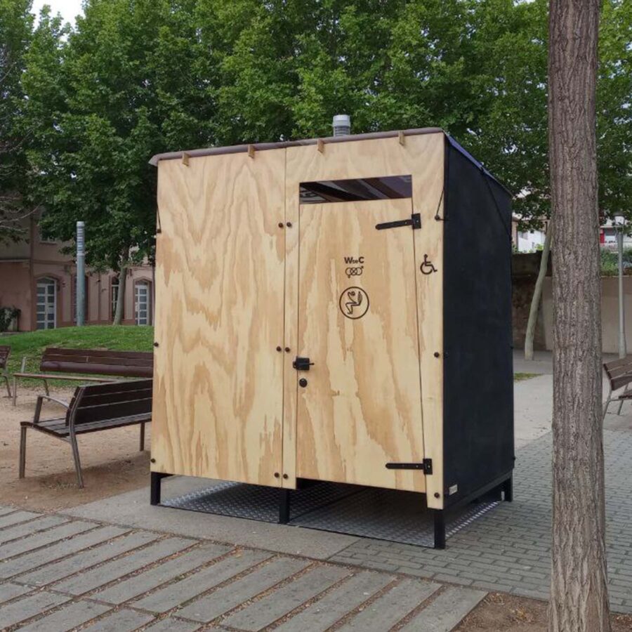 Trockentoilette Libre Event in einem Park.